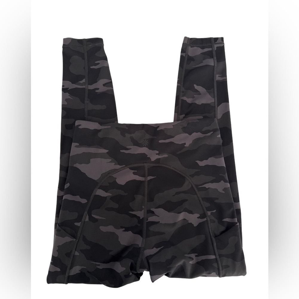 Athleta Ultimate‎ Stash Pocket Camo 7/8 Tight SuperSonic,Black
Size XS